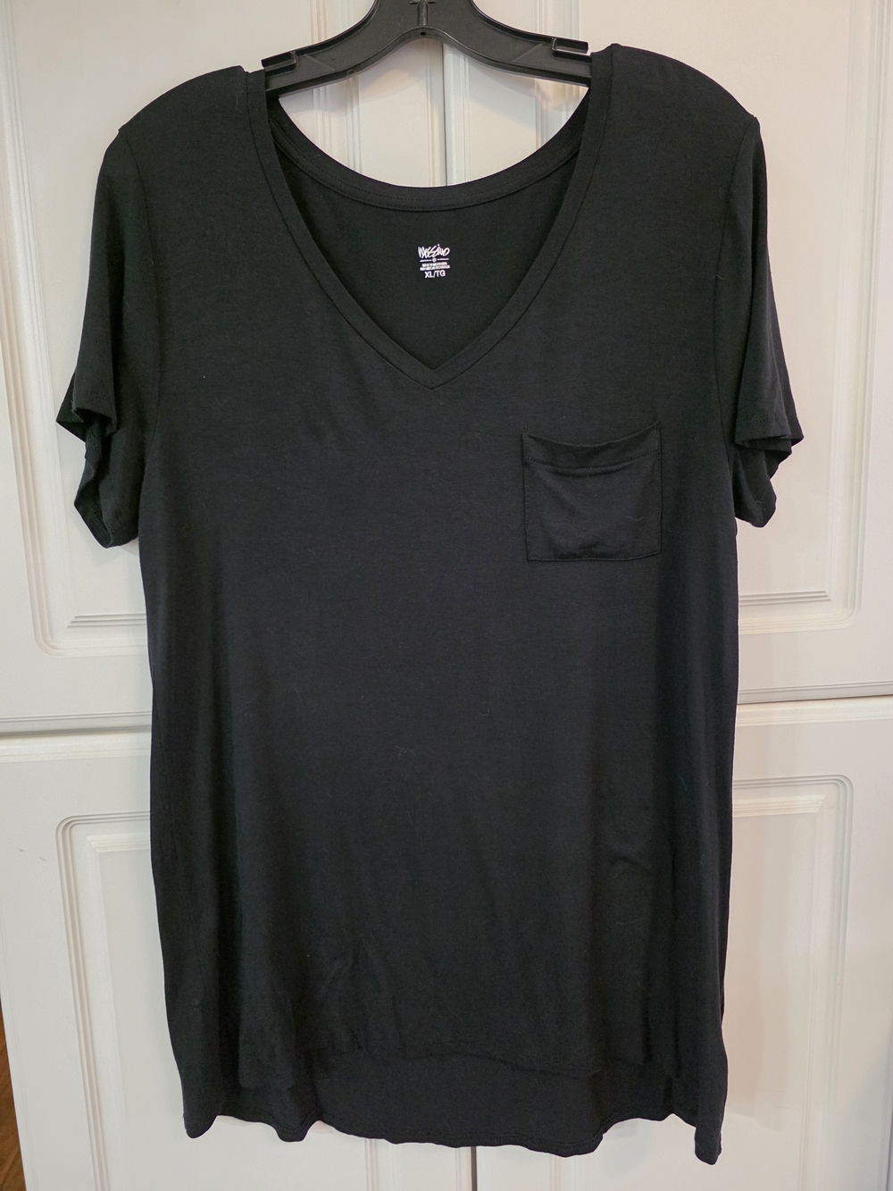 Mossino Black Rayon-Blend V Neck Tee — Size XL